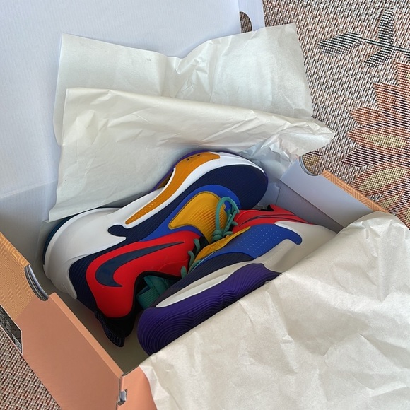 Nike Zoom Freak 3 'AntetokounBros' WMNS Sneakers - Picture 11 of 16